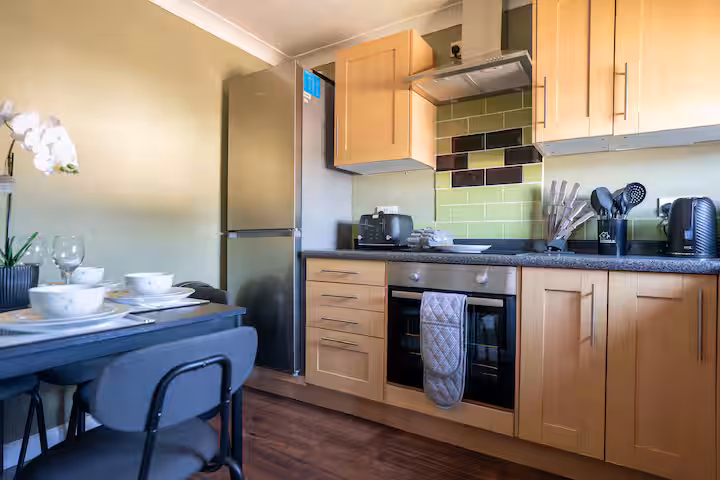 Fully equipped kitchen in 1 month rental Alloa